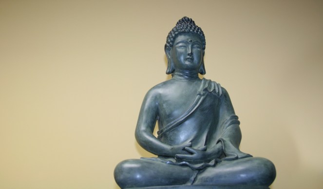 Buddha statue meditating